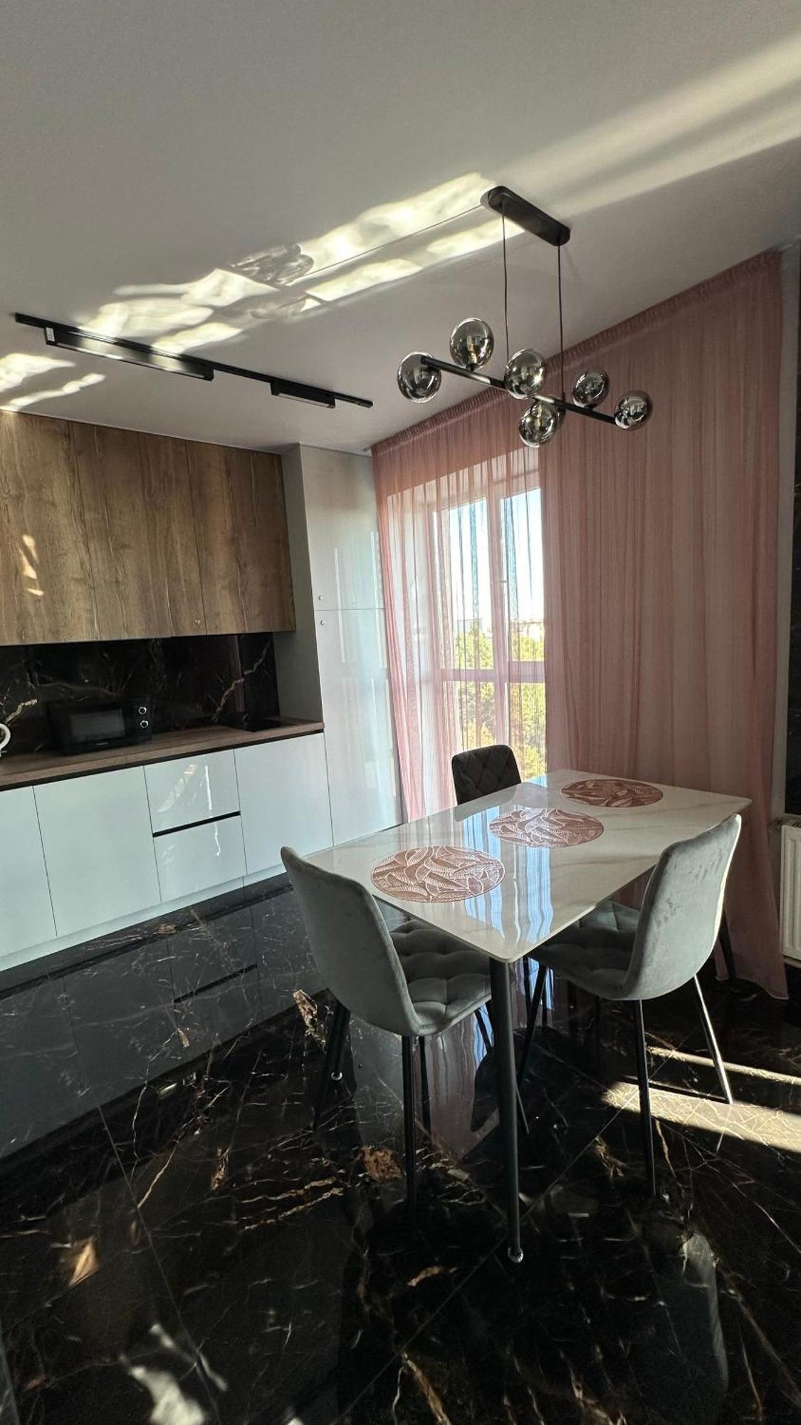 Exclusive Apartment & Жк Театральний Центр& Автовокзал Жк Great House Обласна Лікарня Ρίβνε Εξωτερικό φωτογραφία